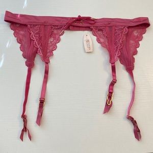 NWT Victoria’s Secret Sexy Lace Garter Stocking Clips